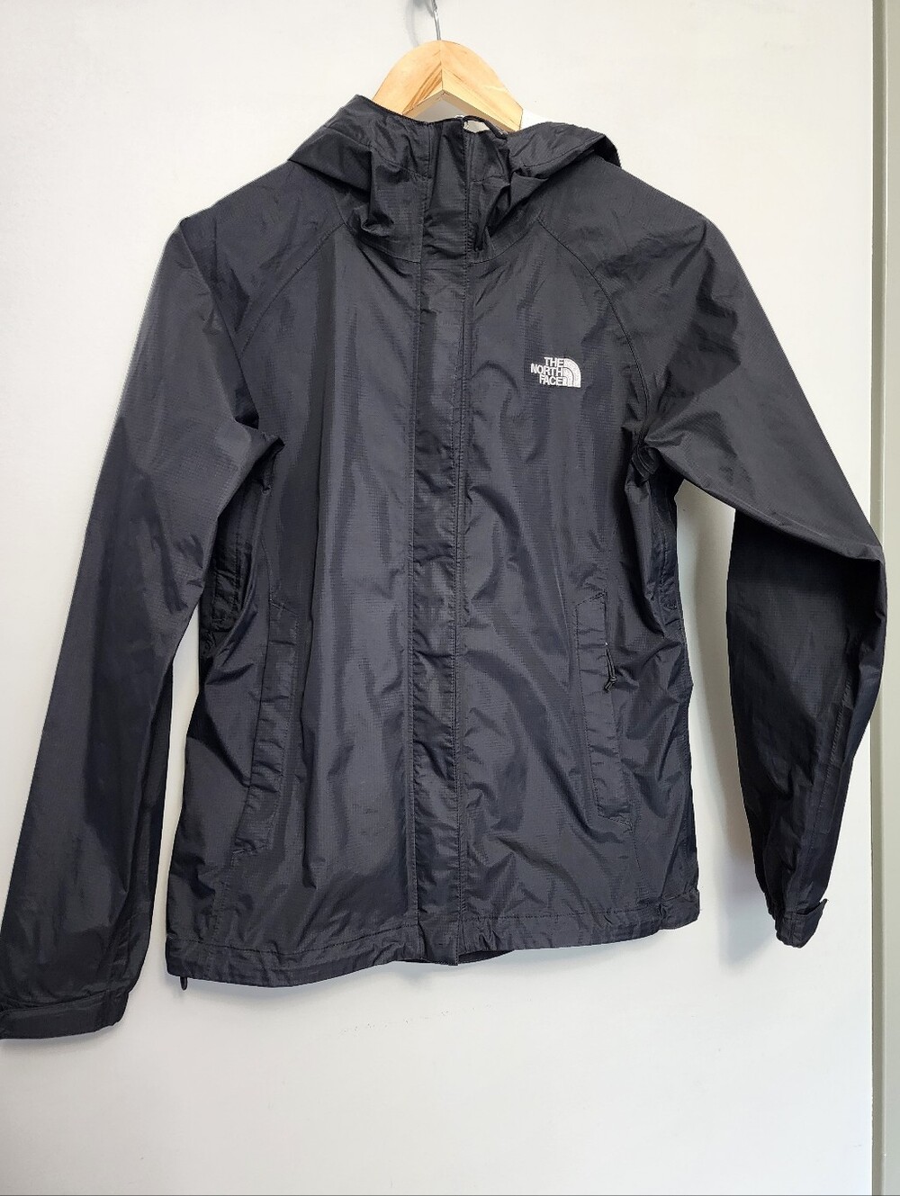 The North Face Black Hooded Rain Hyvent 2.5L Jacket Size Small
